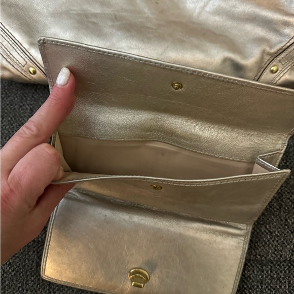 Coach metallic shoulder bag with matching wallet - Picture 6 of 7
